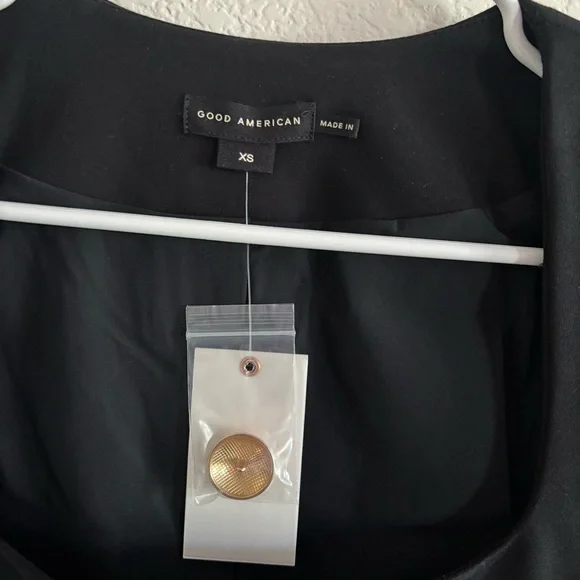 Good American - Soft Stretch Ponte Sculpted Blazer - Picture 4 of 5